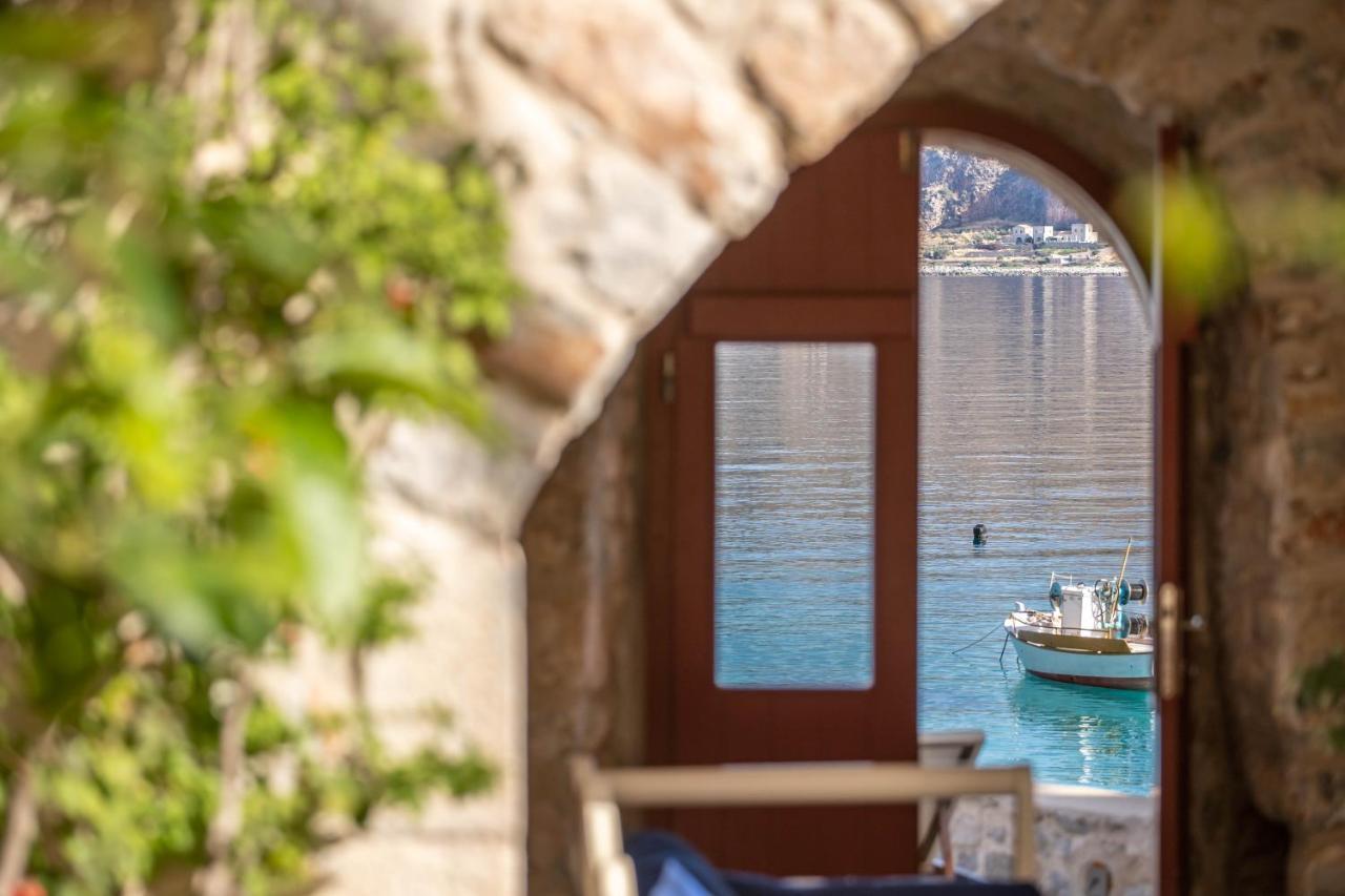 Hotel Pirgos Mavromichali Liménion Exterior foto