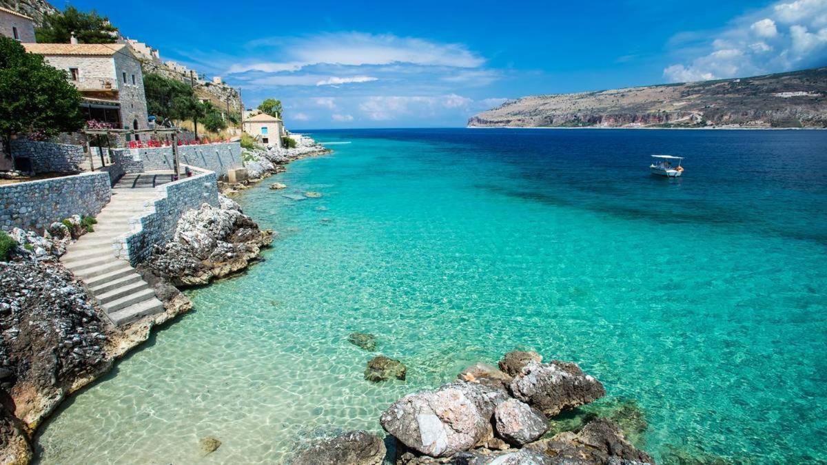 Hotel Pirgos Mavromichali Liménion Exterior foto